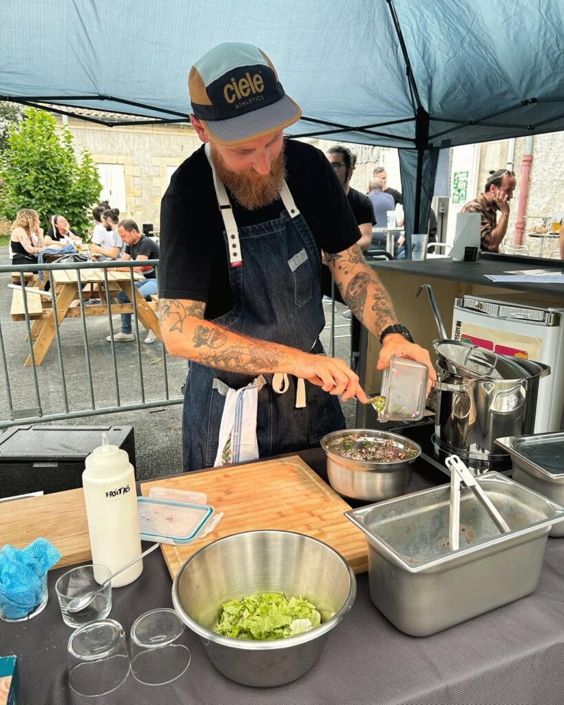 Dam en cuisine pour la fête de la musique chez Rocket Chanson